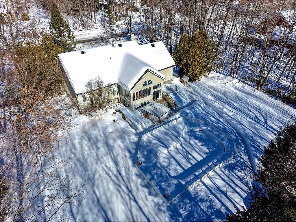 Photo aérienne - 27 Rue De L'Érablière O., Saint-Hippolyte, QC - Outdoor