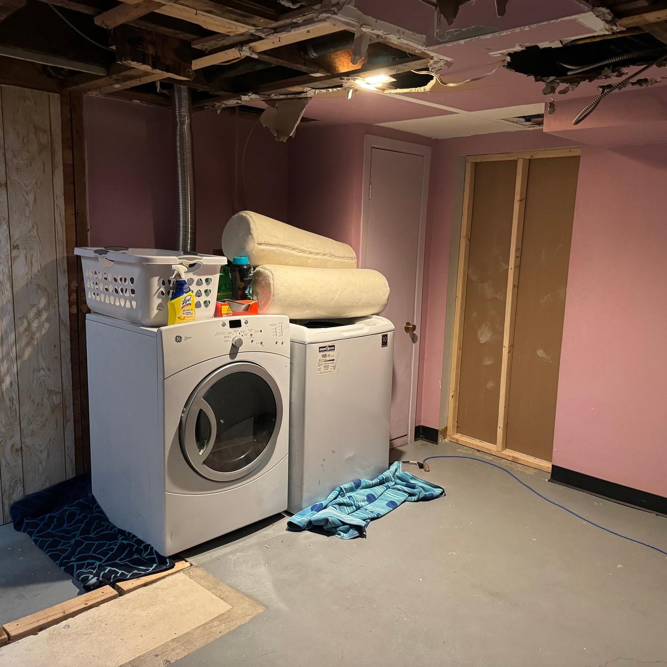 Laundry room - 121 Rue Cantin, Trois-Rivières, QC - Indoor Photo Showing Laundry Room