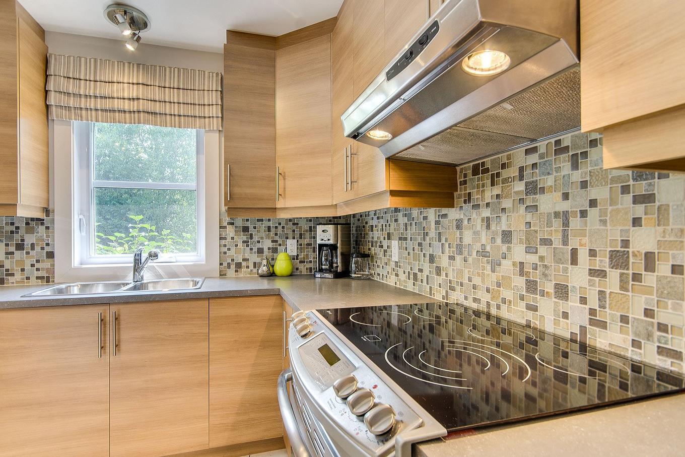 Kitchen - 202-131 Rue De Laviolette, Bromont, QC - Indoor Photo Showing Kitchen With Double Sink