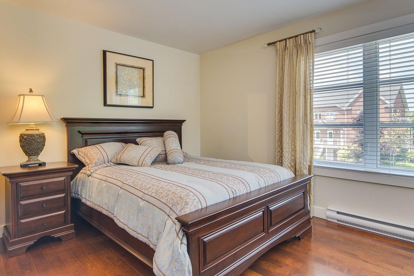 Primary bedroom - 202-131 Rue De Laviolette, Bromont, QC - Indoor Photo Showing Bedroom