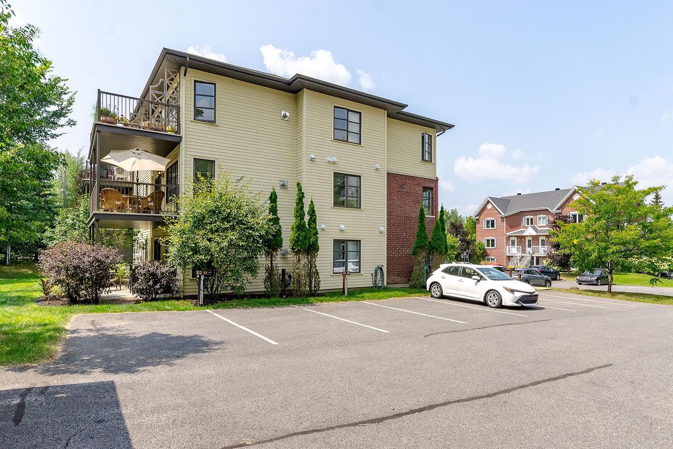 Exterior - 202-131 Rue De Laviolette, Bromont, QC - Outdoor