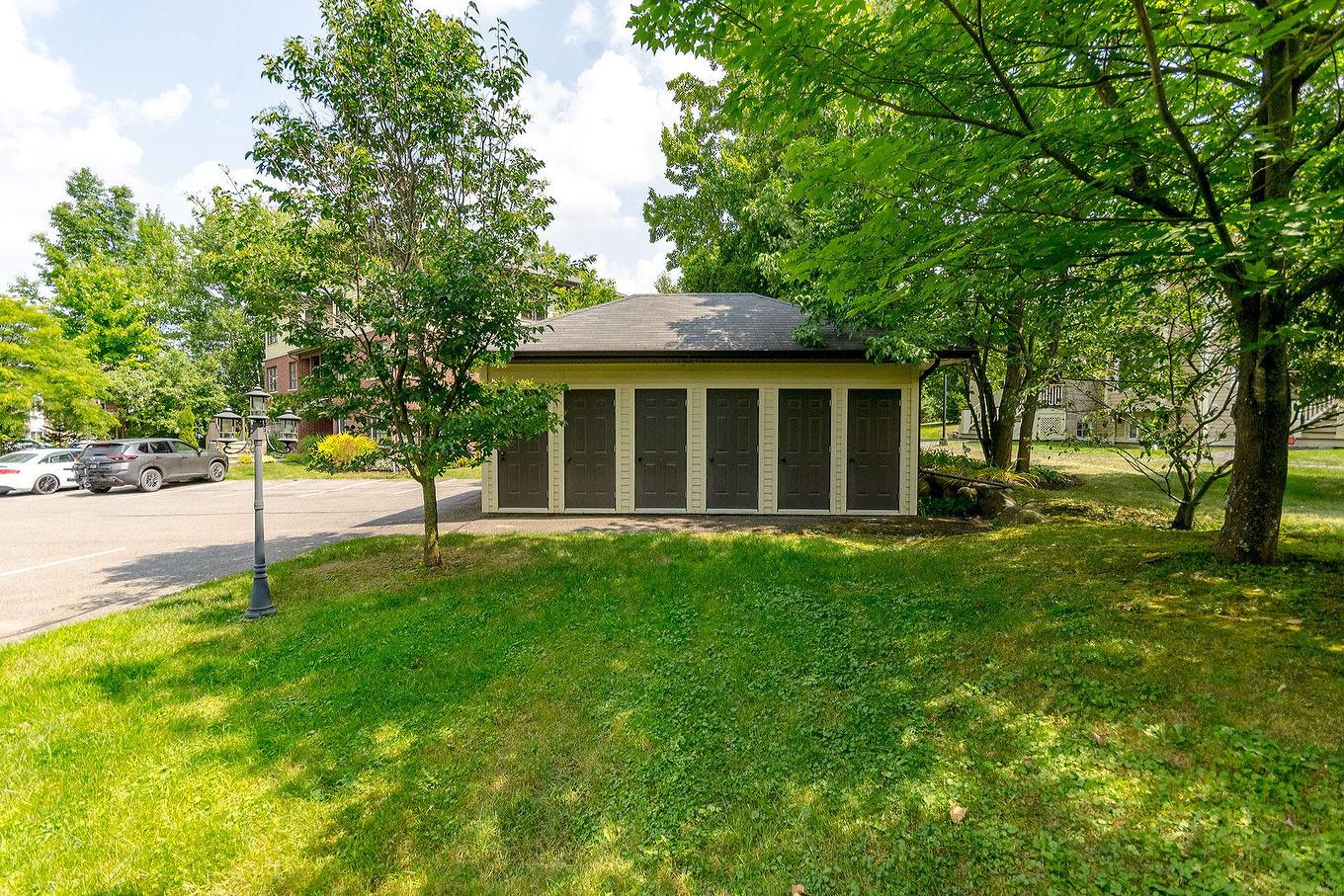 Shed - 202-131 Rue De Laviolette, Bromont, QC - Outdoor
