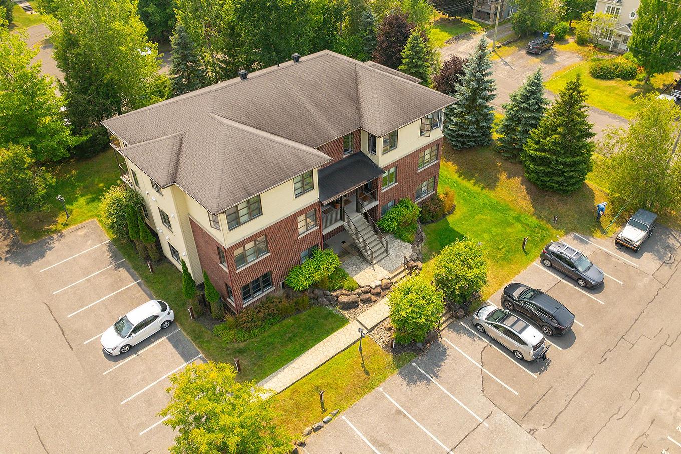 Aerial photo - 202-131 Rue De Laviolette, Bromont, QC - Outdoor