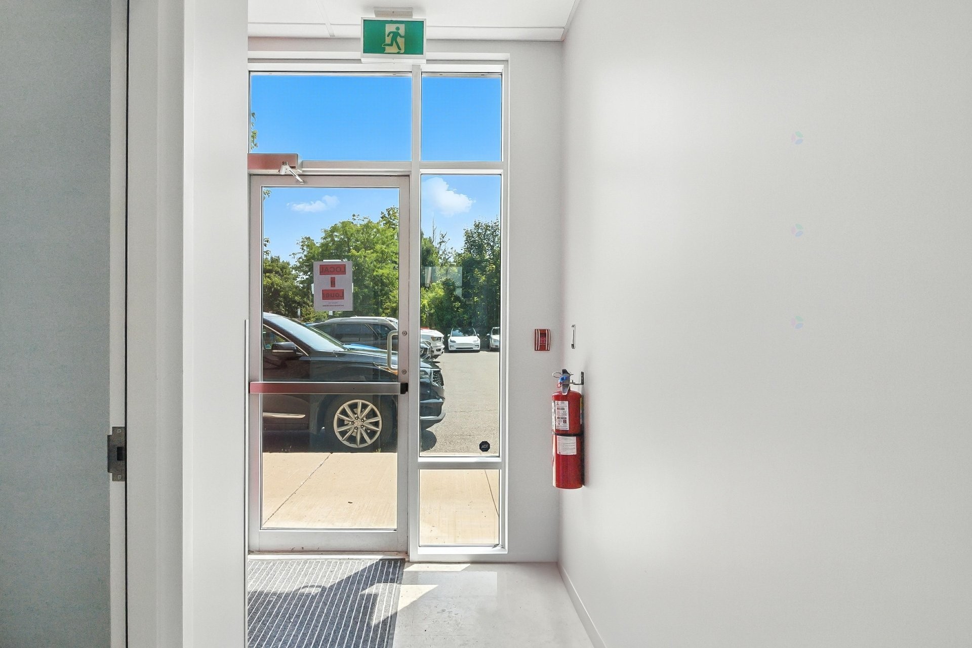 Entry - 202-362 Ch. D'Aylmer, Gatineau (Aylmer), QC - Photo Showing Other Room