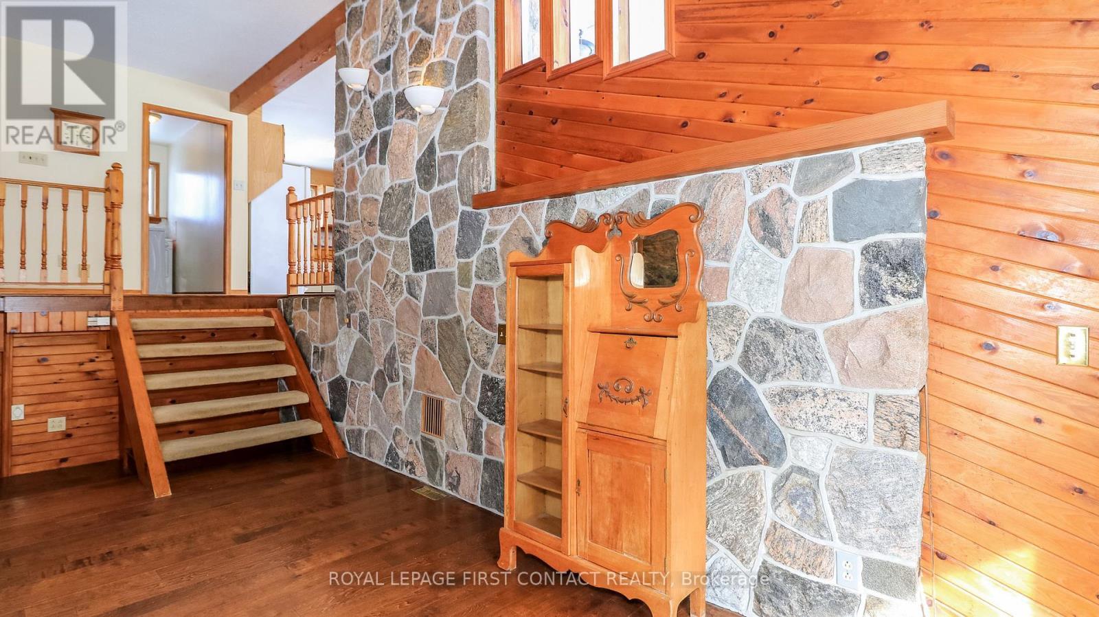 6237 2 Concession, Clearview, ON - Indoor Photo Showing Other Room