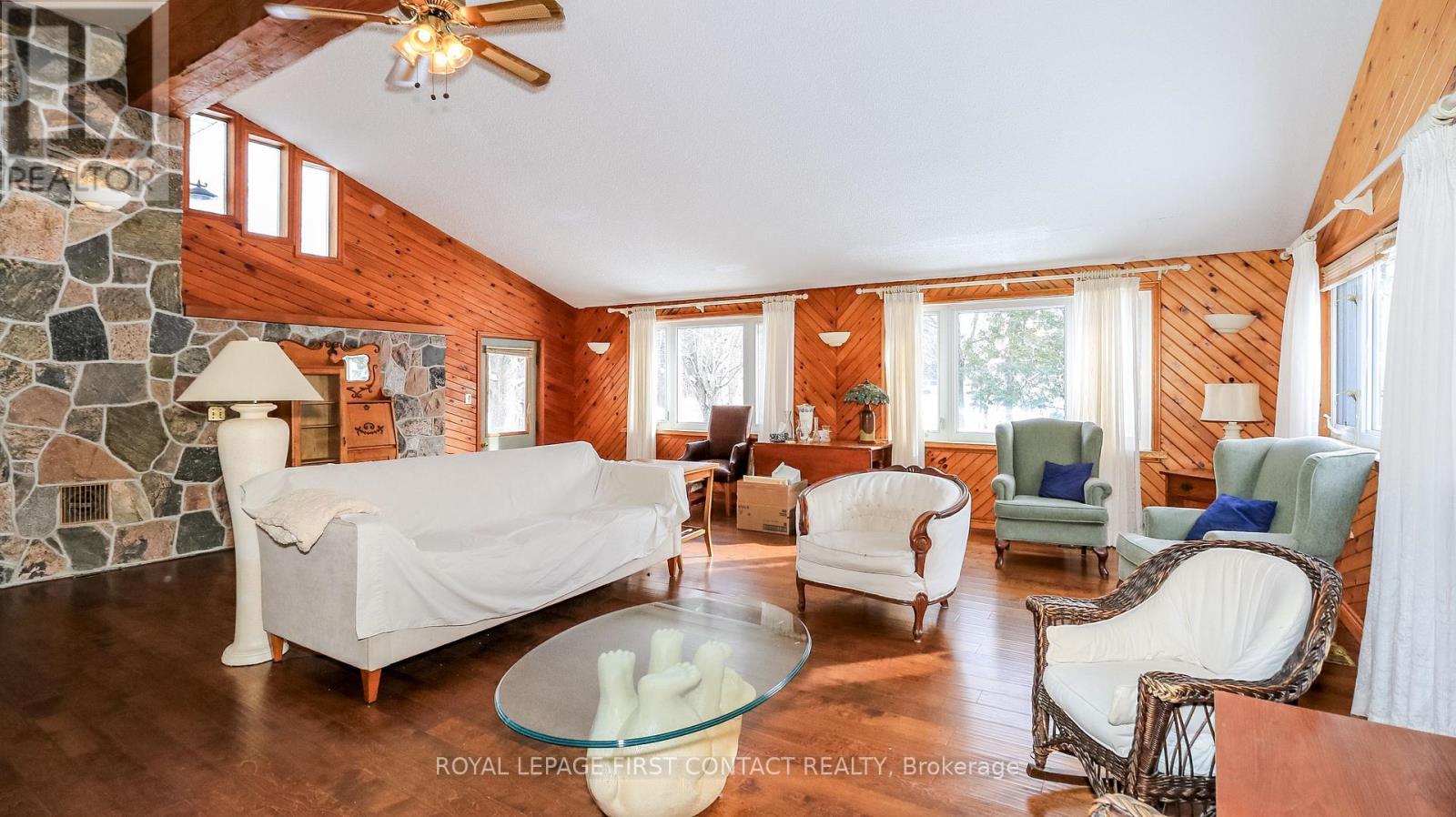 6237 2 Concession, Clearview, ON - Indoor