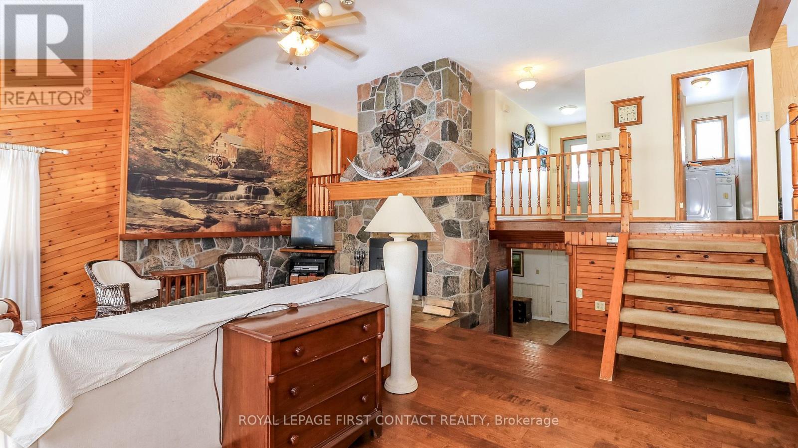 6237 2 Concession, Clearview, ON - Indoor Photo Showing Other Room