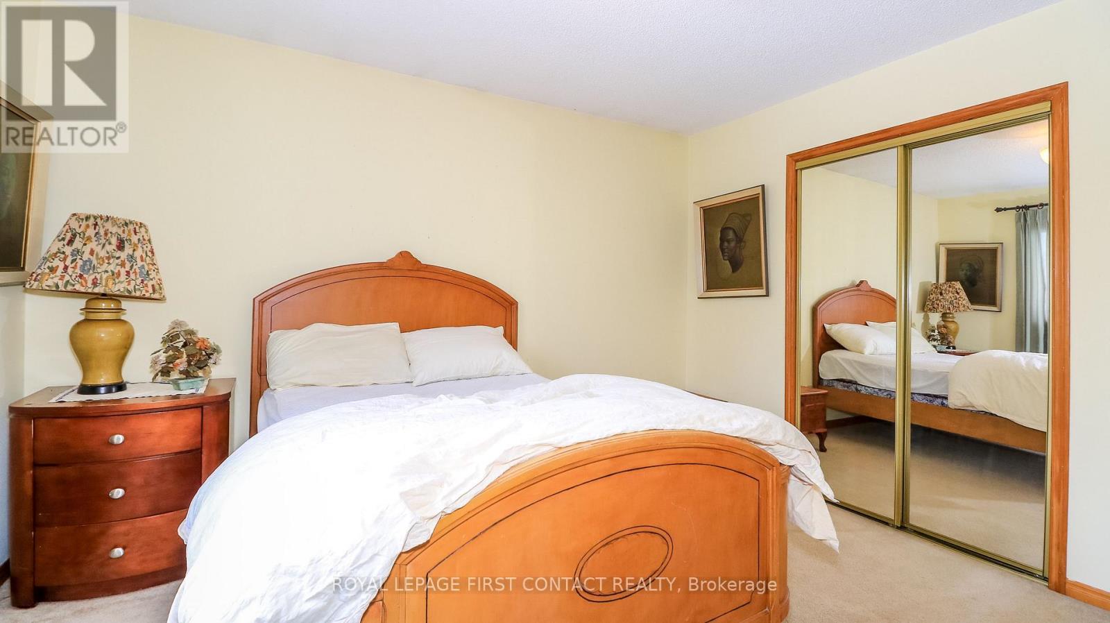 6237 2 Concession, Clearview, ON - Indoor Photo Showing Bedroom