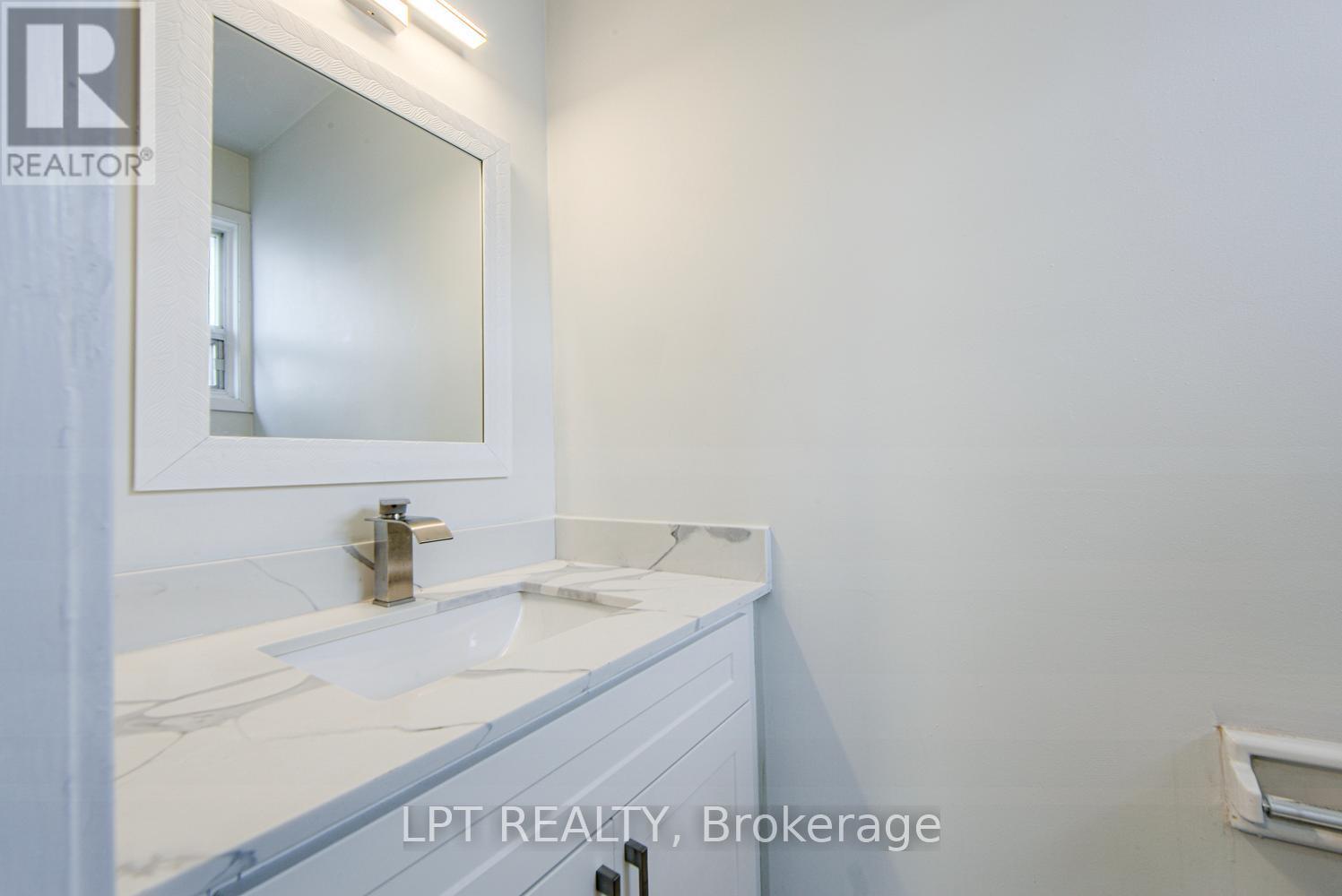1519 Ogden Avenue, Mississauga, ON - Photo Showing Bathroom