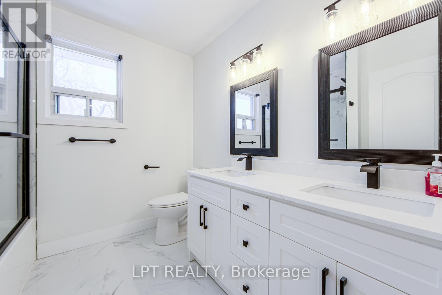 1519 Ogden Avenue, Mississauga, ON - Indoor Photo Showing Bathroom