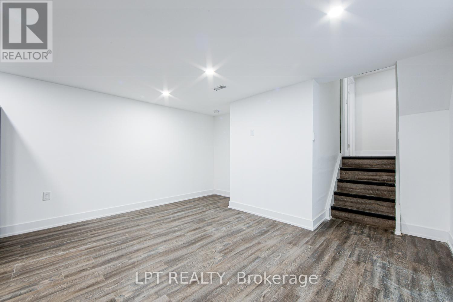 1519 Ogden Avenue, Mississauga, ON - Indoor