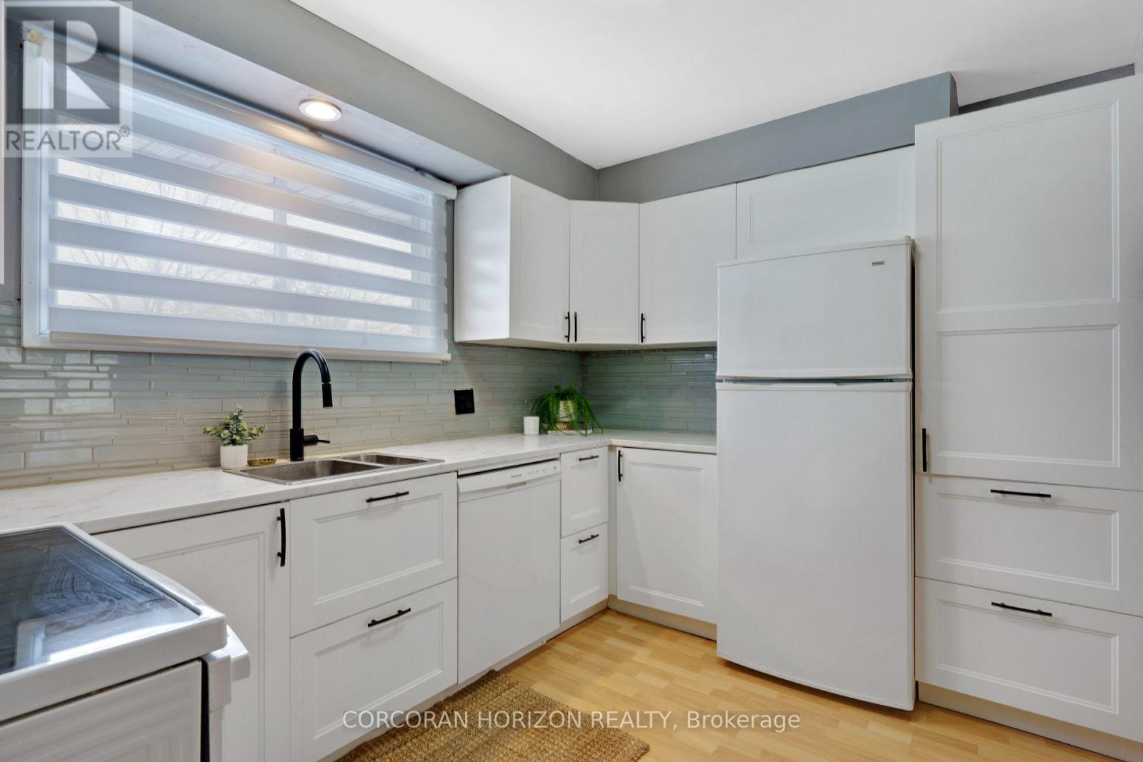 69 Eagen Drive, Kitchener, ON - Indoor Photo Showing Kitchen