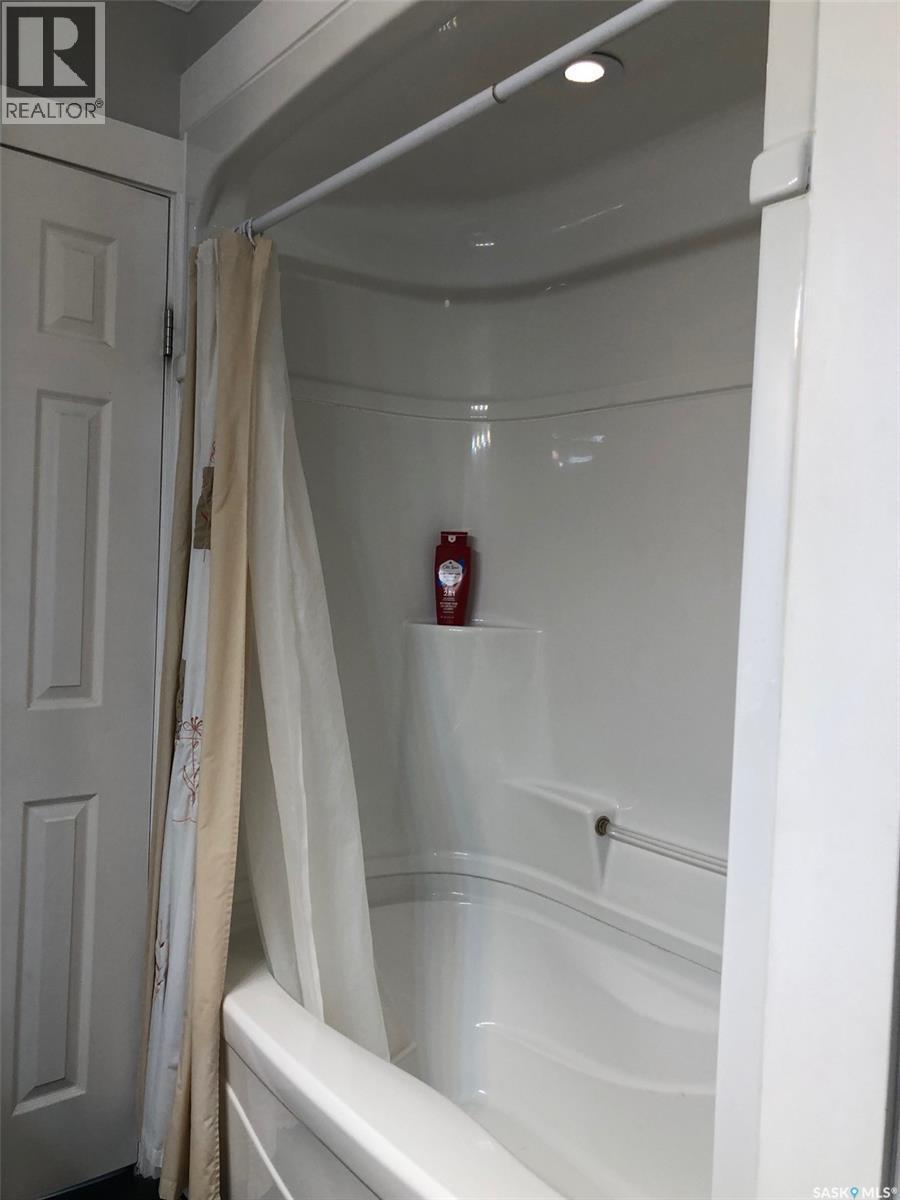 146 Jubilee Crescent, Canora, SK - Indoor Photo Showing Bathroom