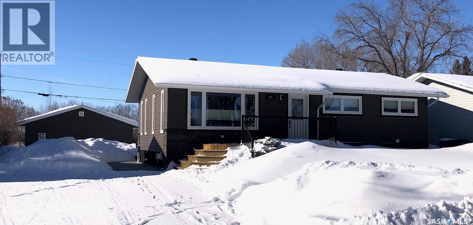 146 Jubilee Crescent, Canora, SK - Outdoor