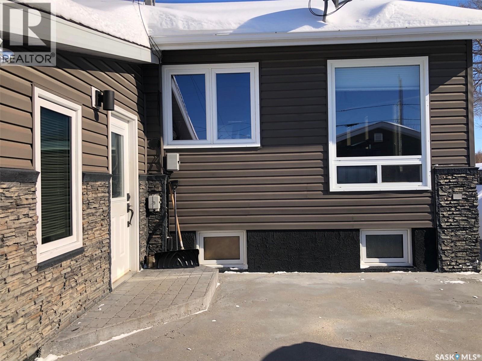 146 Jubilee Crescent, Canora, SK - Outdoor