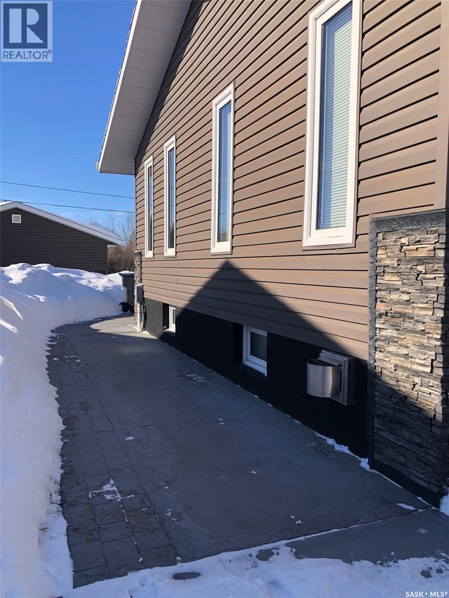 146 Jubilee Crescent, Canora, SK - Outdoor