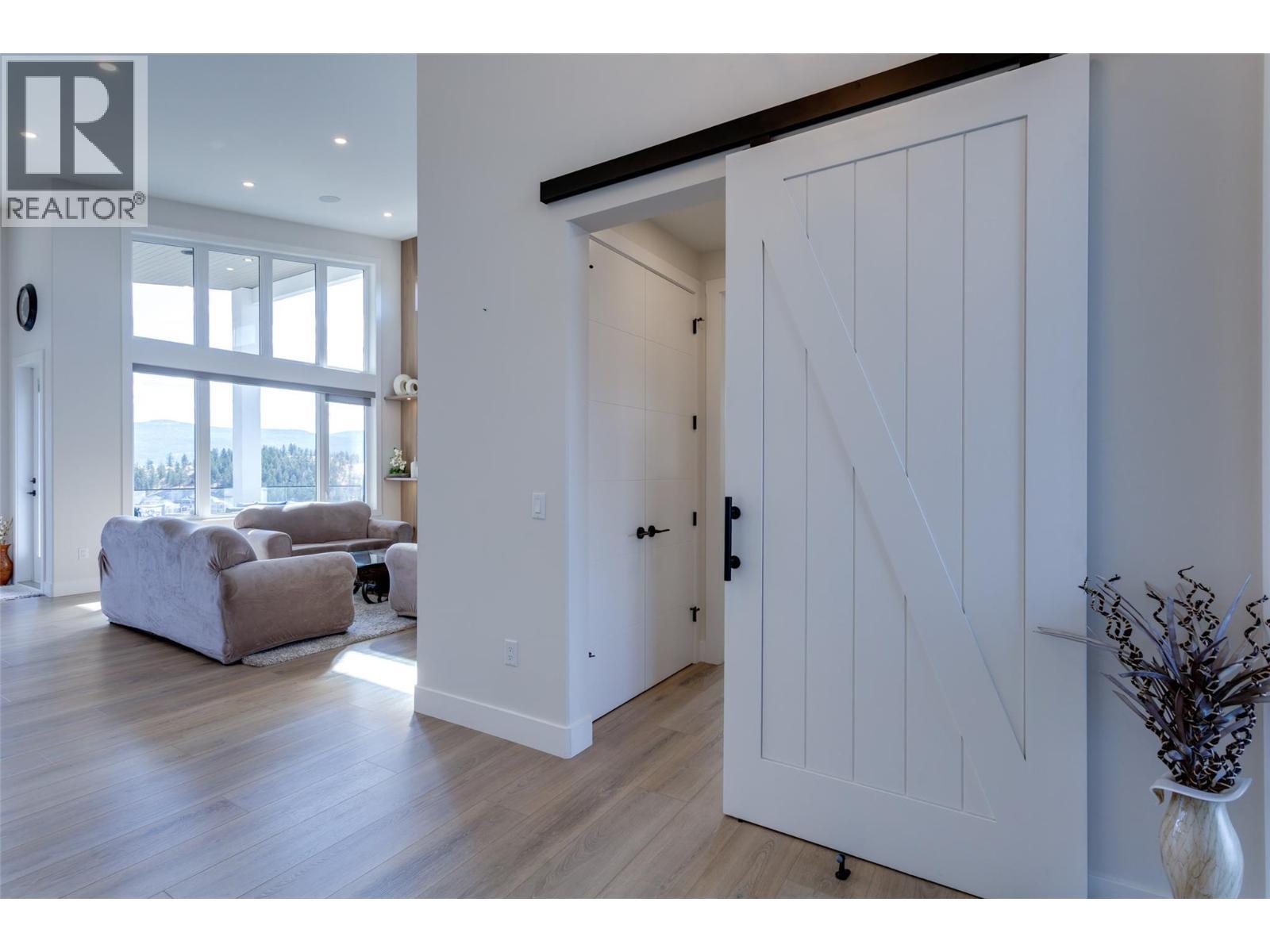 703 Carnoustie Drive, Kelowna, BC - Indoor