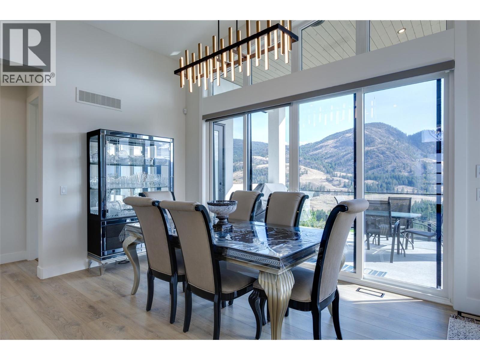 703 Carnoustie Drive, Kelowna, BC - Indoor Photo Showing Dining Room