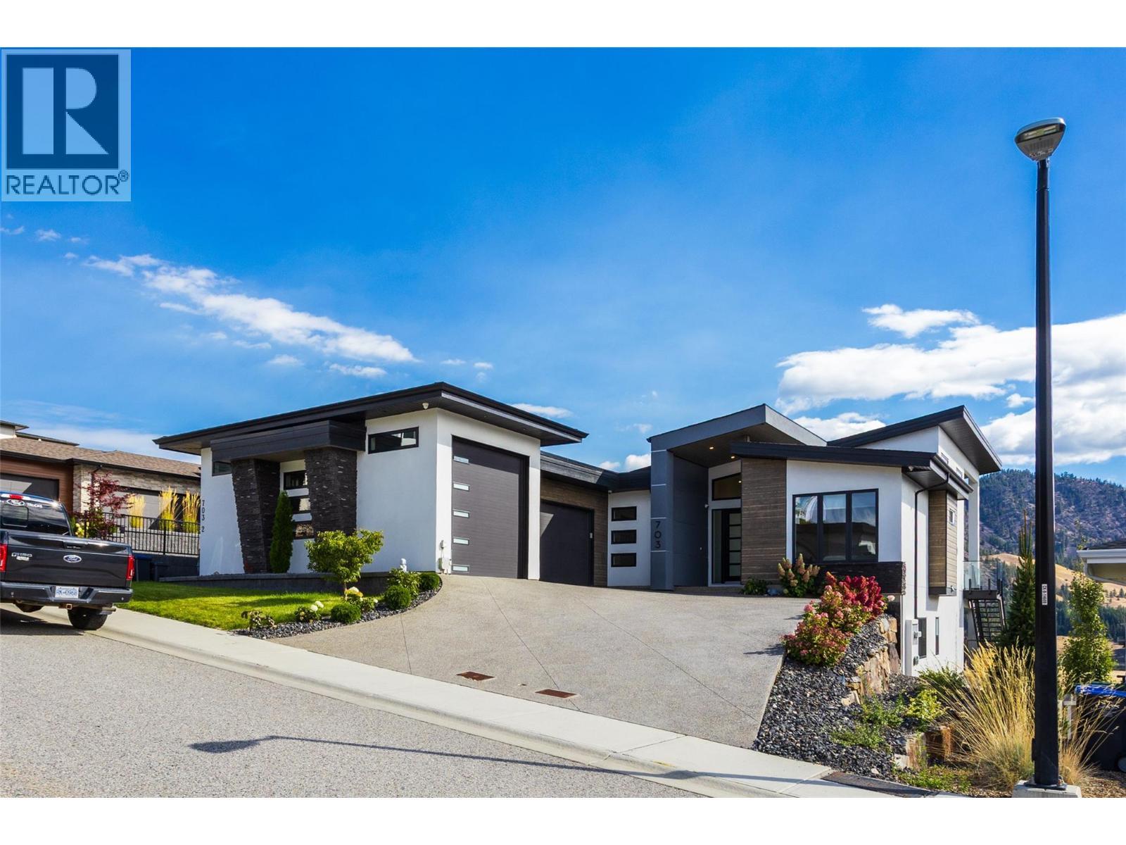 703 Carnoustie Drive, Kelowna, BC - Outdoor