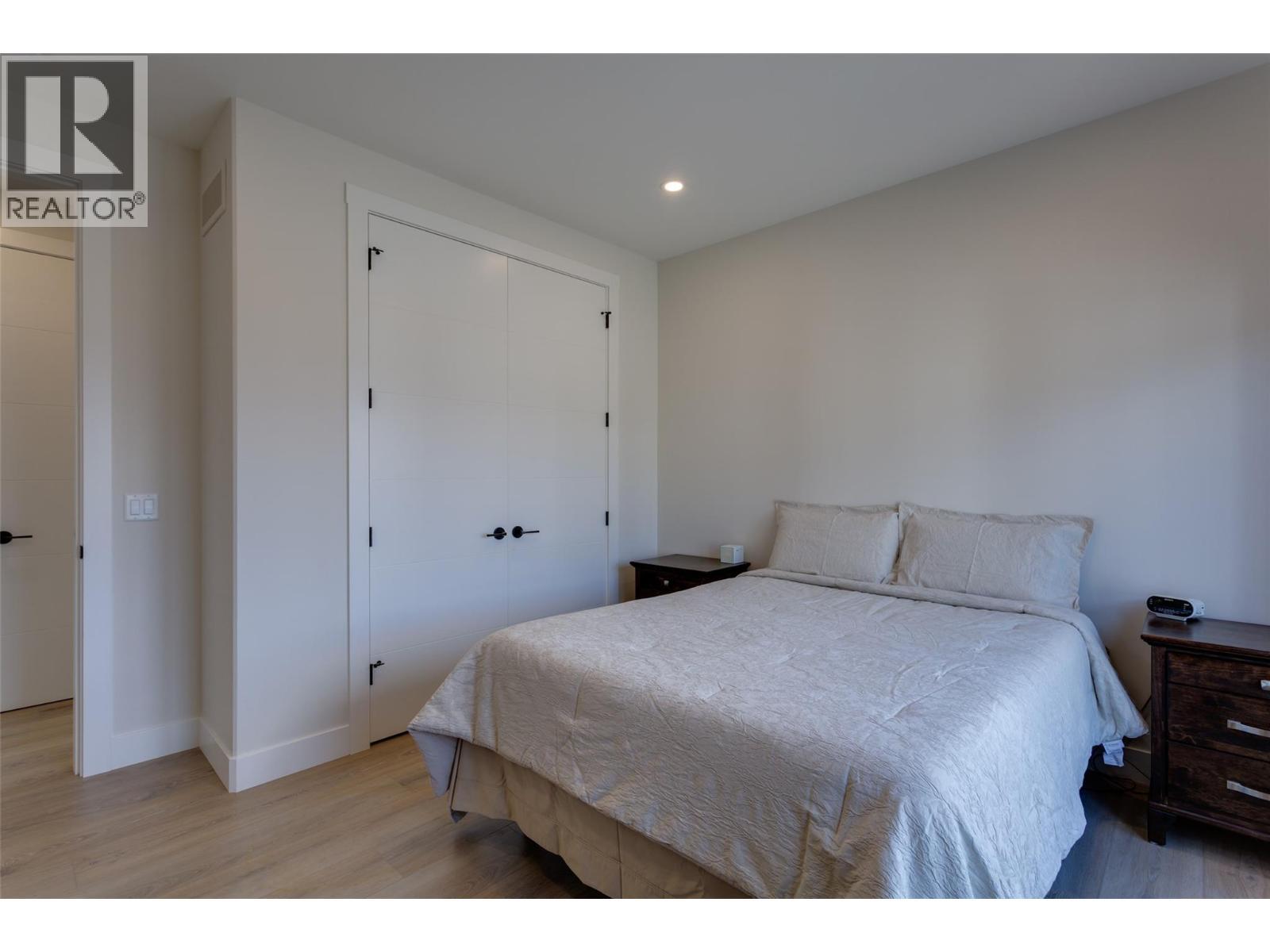 703 Carnoustie Drive, Kelowna, BC - Indoor Photo Showing Bedroom