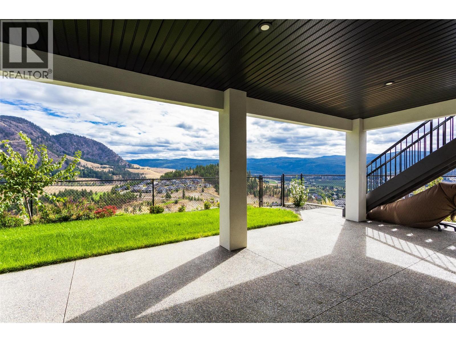 703 Carnoustie Drive, Kelowna, BC - Outdoor With Exterior