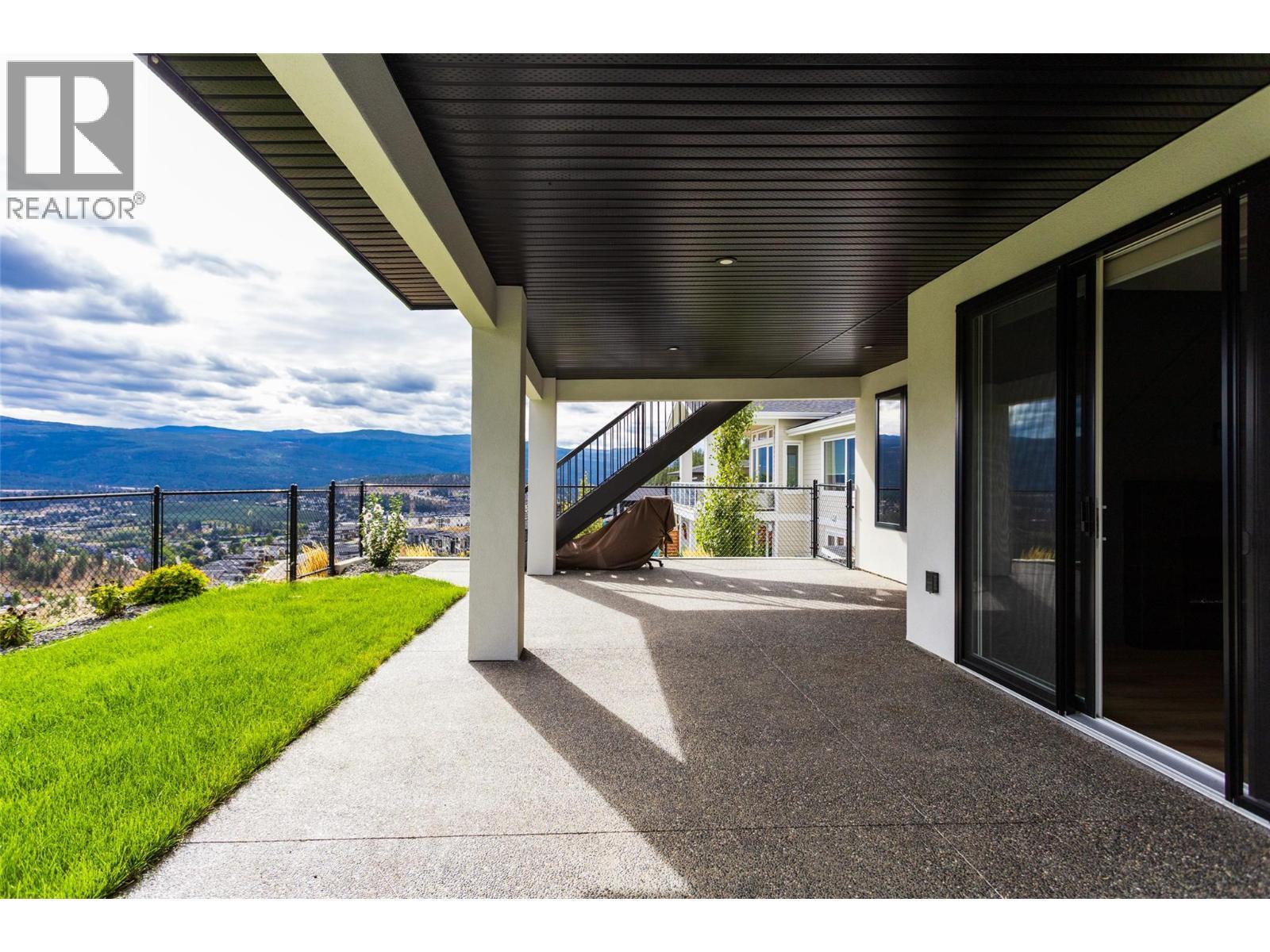 703 Carnoustie Drive, Kelowna, BC - Outdoor With Exterior