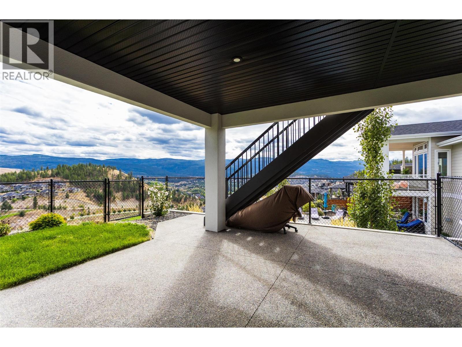 703 Carnoustie Drive, Kelowna, BC - Outdoor With Exterior
