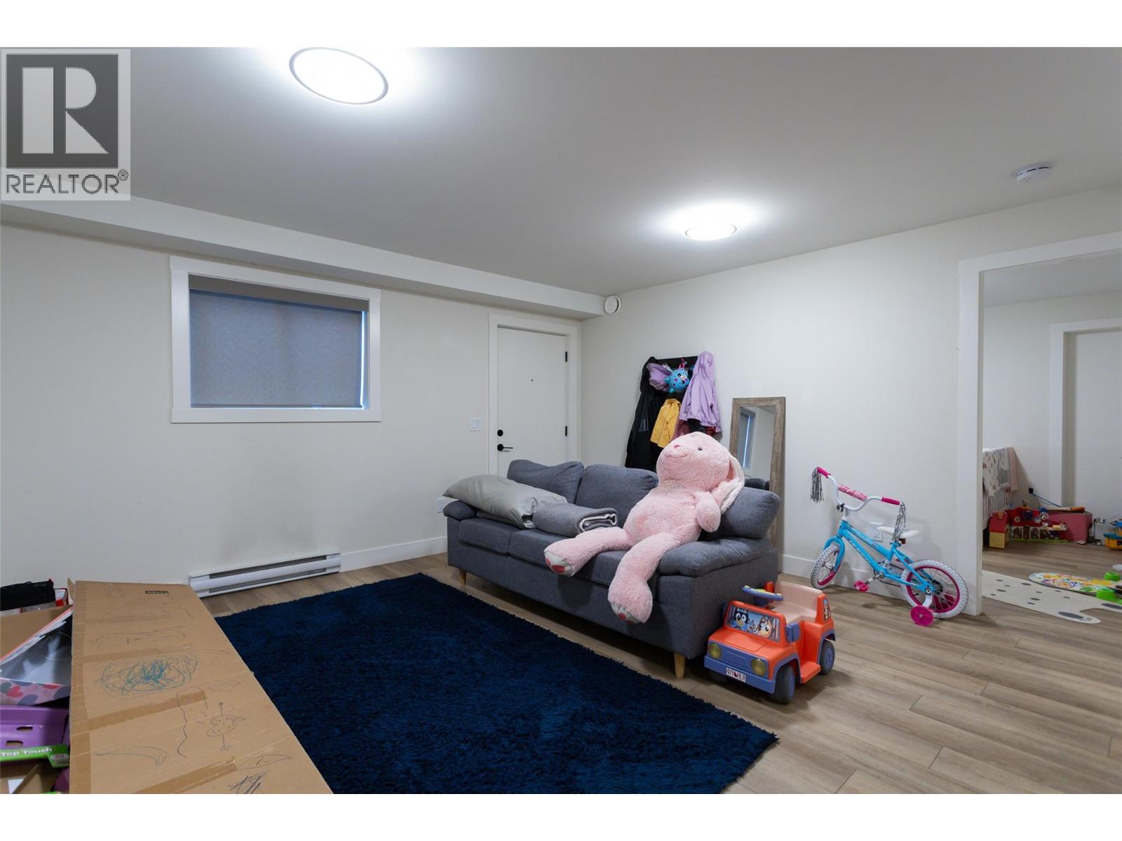 703 Carnoustie Drive, Kelowna, BC - Indoor Photo Showing Other Room