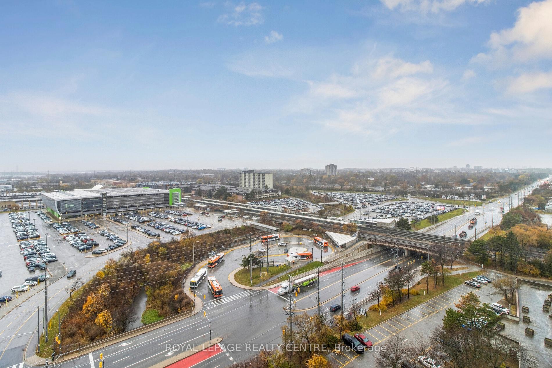 1503-1055 Southdown Road, Mississauga, ON - Outdoor With View