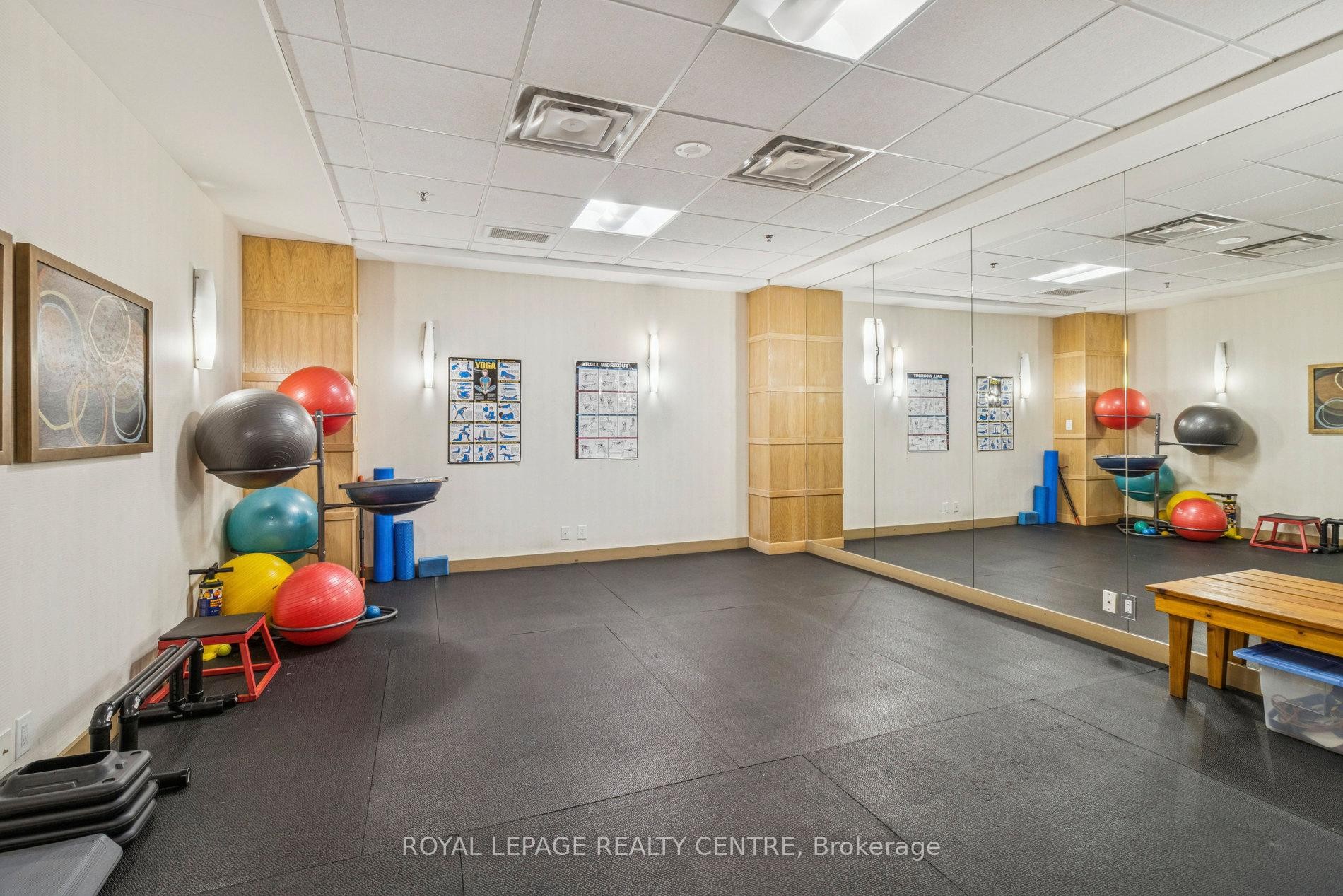 1503-1055 Southdown Road, Mississauga, ON - Indoor Photo Showing Other Room