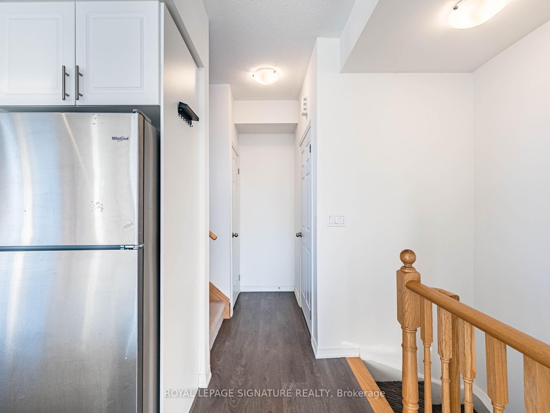 350-500 Kingbird Grove, Toronto, ON - Indoor Photo Showing Other Room