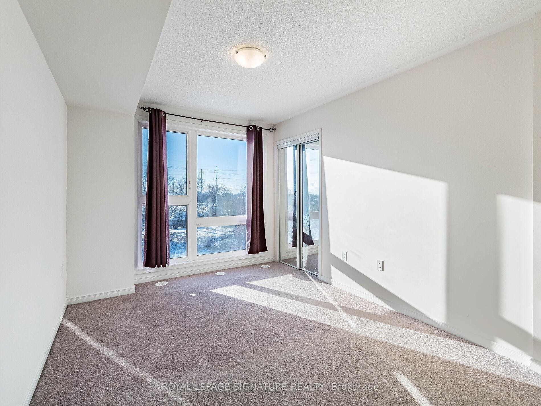 350-500 Kingbird Grove, Toronto, ON - Indoor Photo Showing Other Room