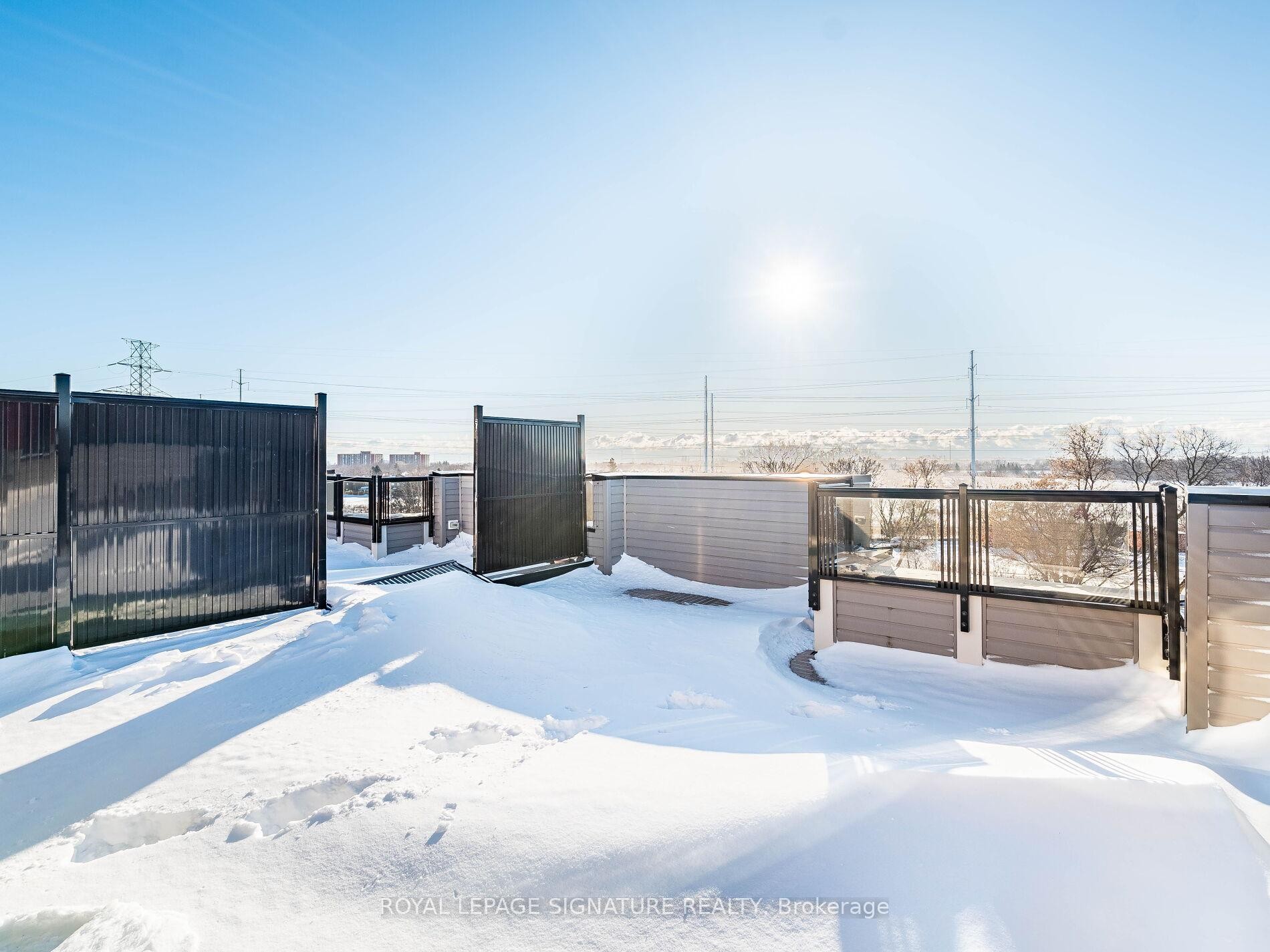 350-500 Kingbird Grove, Toronto, ON - Outdoor