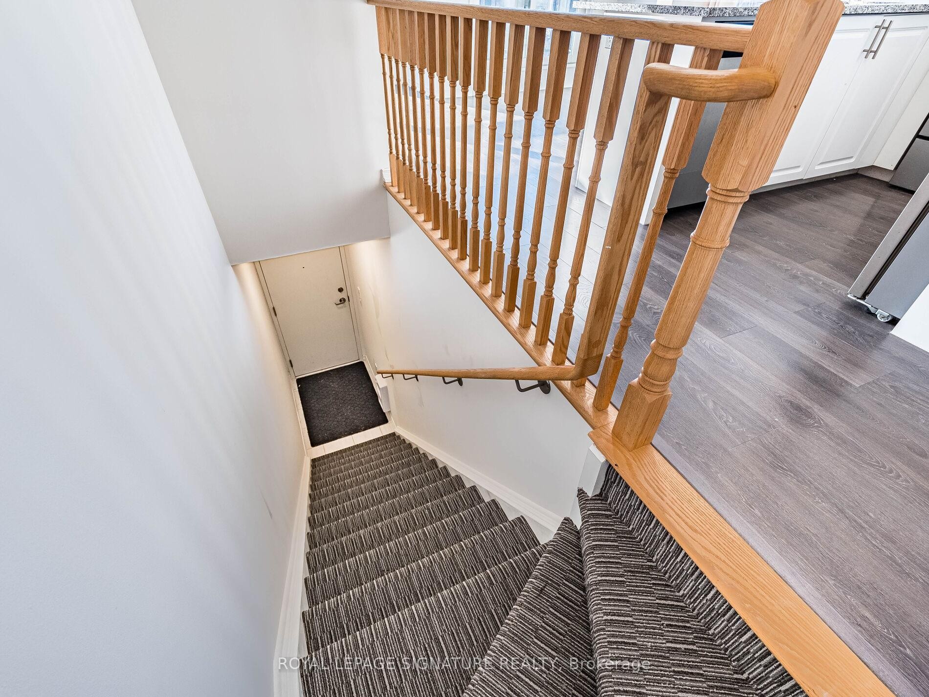 350-500 Kingbird Grove, Toronto, ON - Indoor Photo Showing Other Room