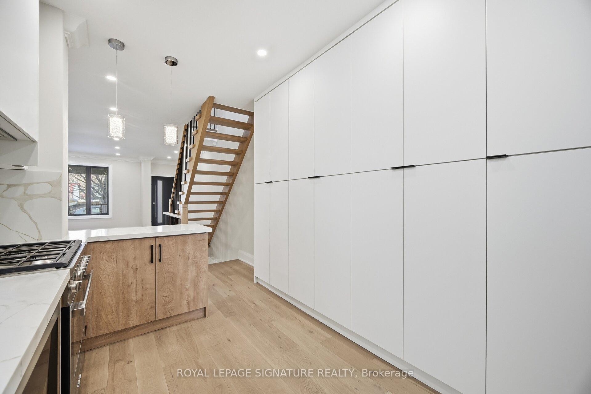 241 Maria Street, Toronto, ON - Indoor Photo Showing Kitchen