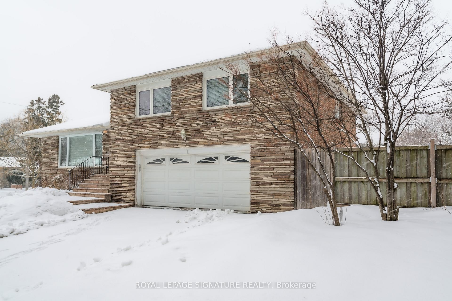 2 Millgate Crescent, Toronto, ON - Outdoor