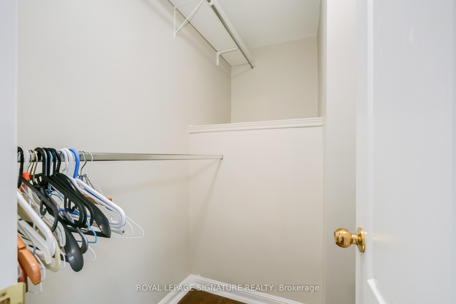 2 Millgate Crescent, Toronto, ON - Indoor With Storage