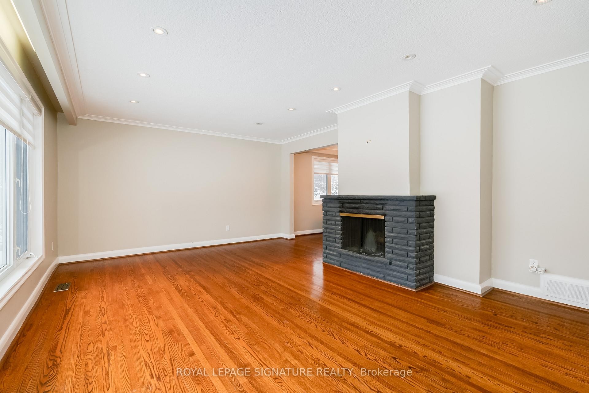 2 Millgate Crescent, Toronto, ON - Indoor With Fireplace