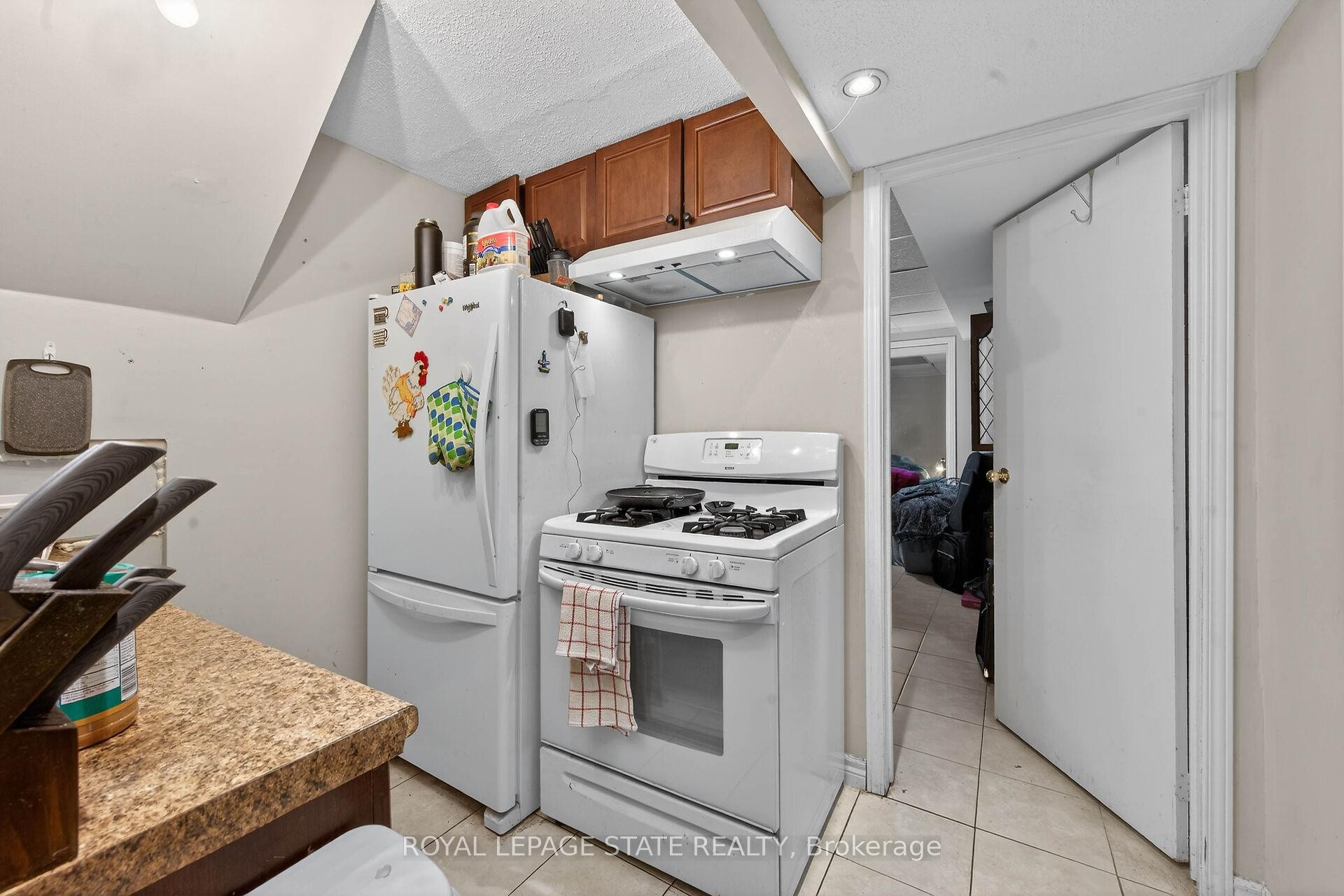 327 Eaglewood Drive, Hamilton, ON