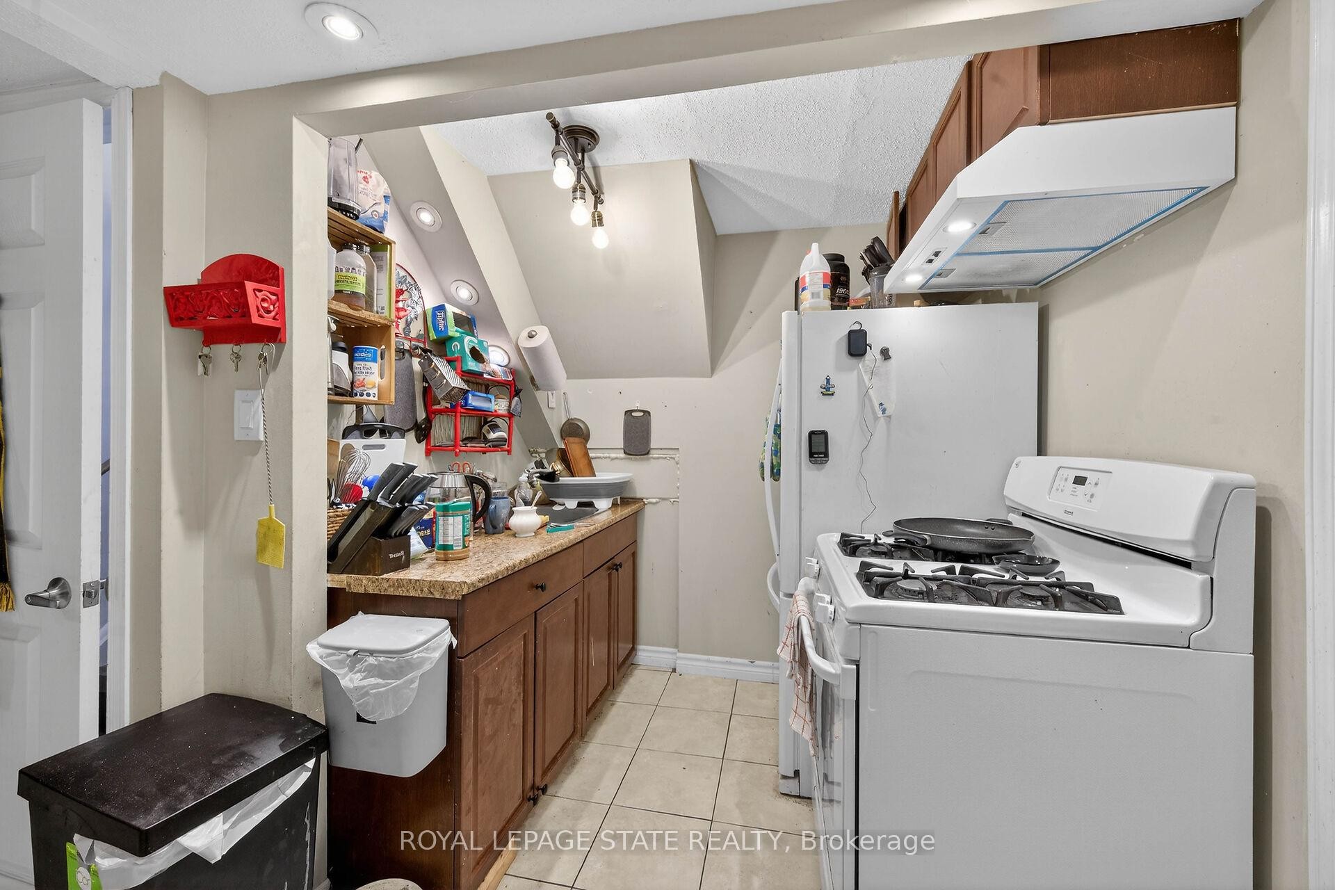 327 Eaglewood Drive, Hamilton, ON