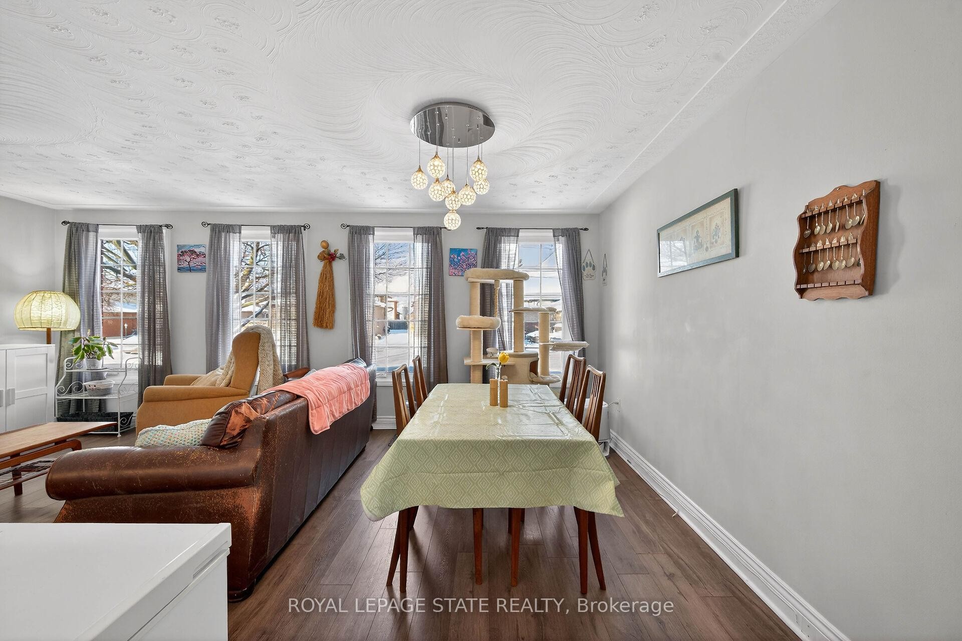 327 Eaglewood Drive, Hamilton, ON