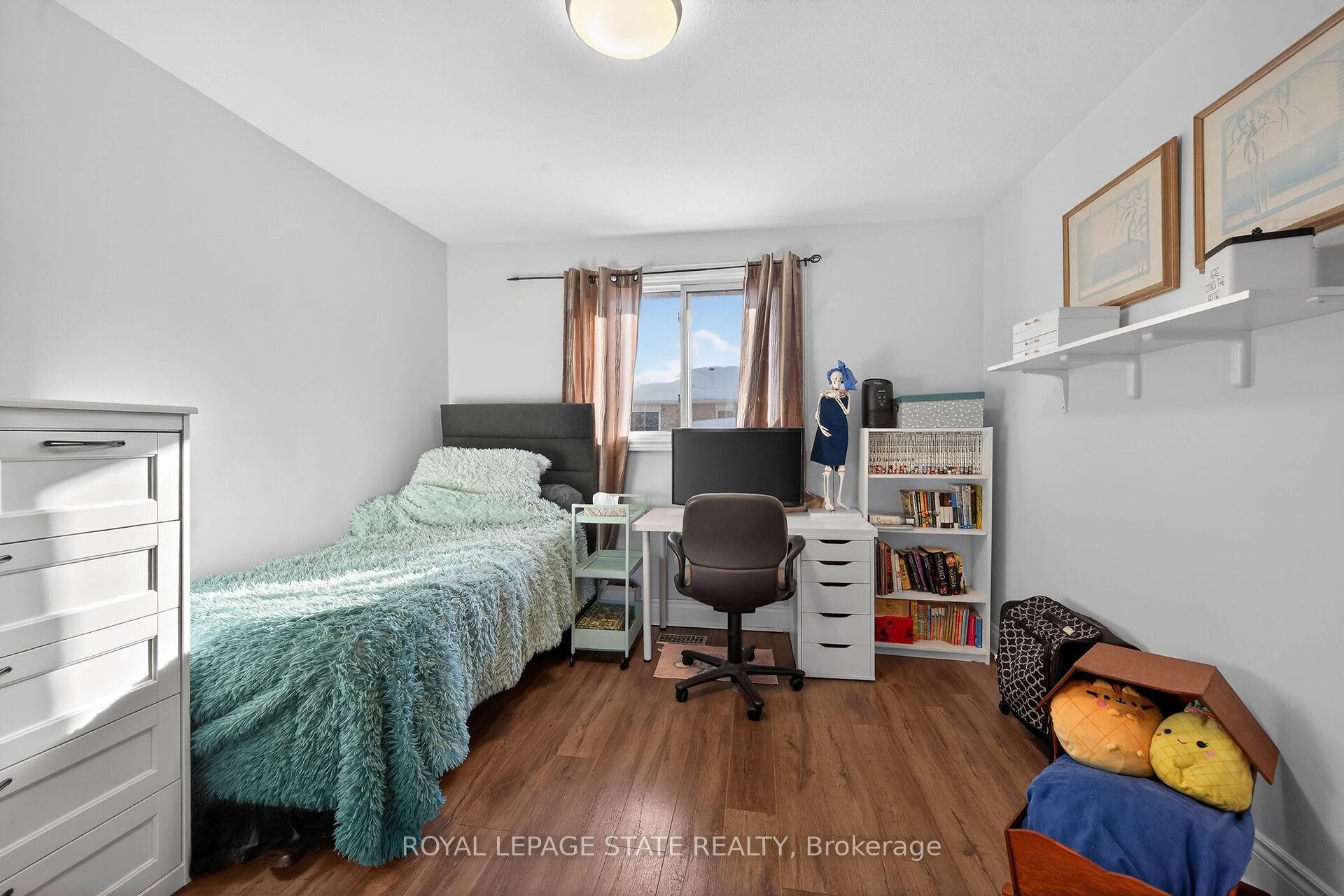 327 Eaglewood Drive, Hamilton, ON