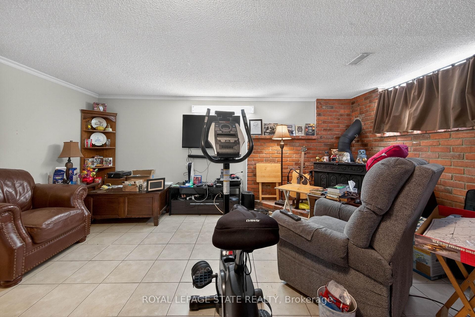 327 Eaglewood Drive, Hamilton, ON