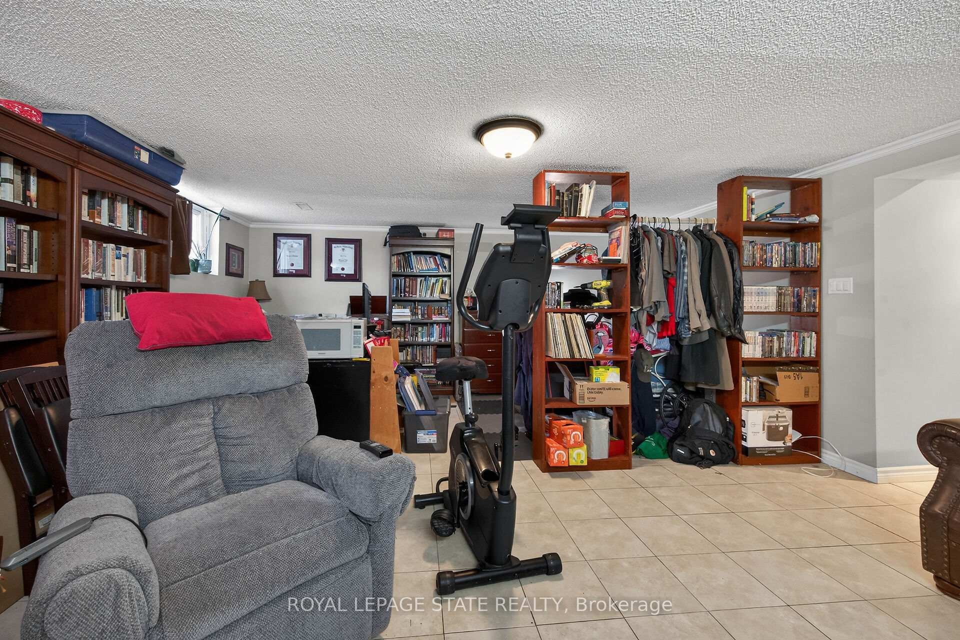 327 Eaglewood Drive, Hamilton, ON