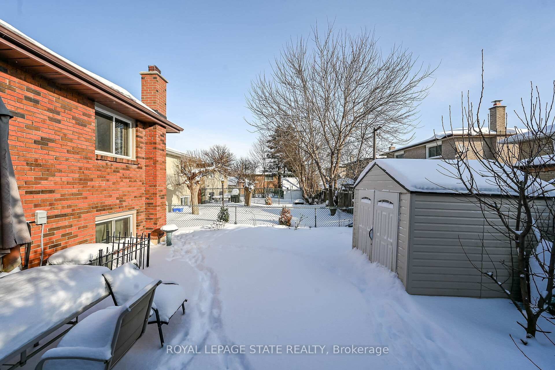 327 Eaglewood Drive, Hamilton, ON