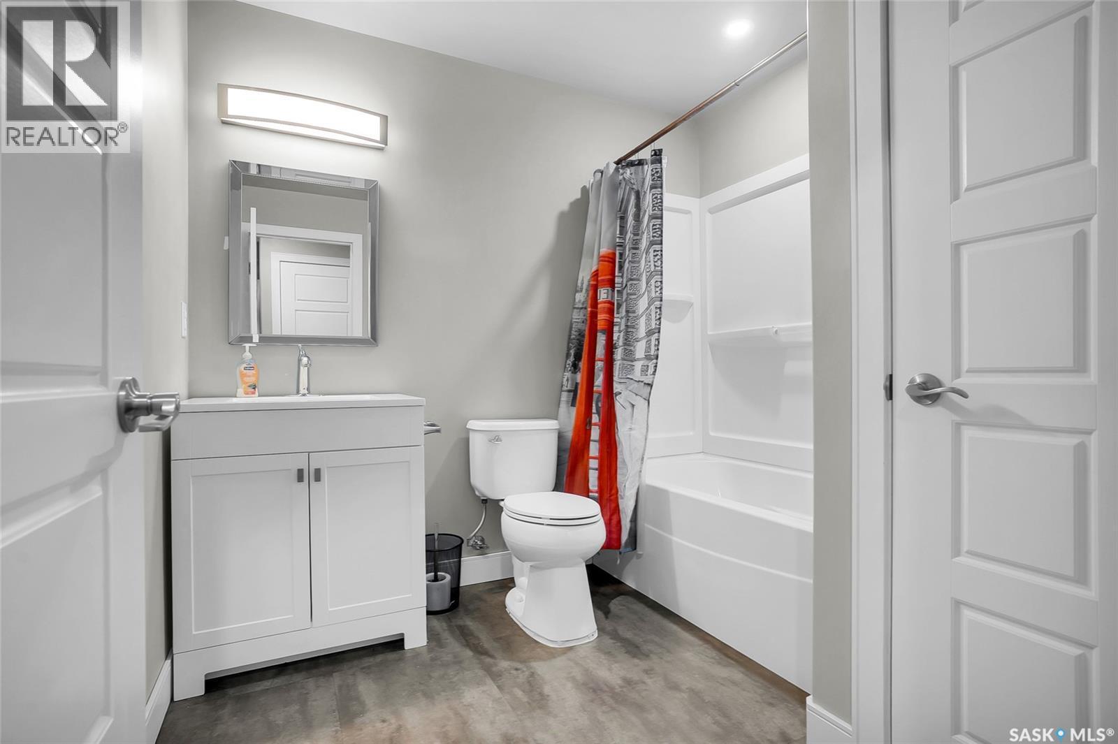 22 115 Veltkamp Crescent, Saskatoon, SK - Indoor Photo Showing Bathroom