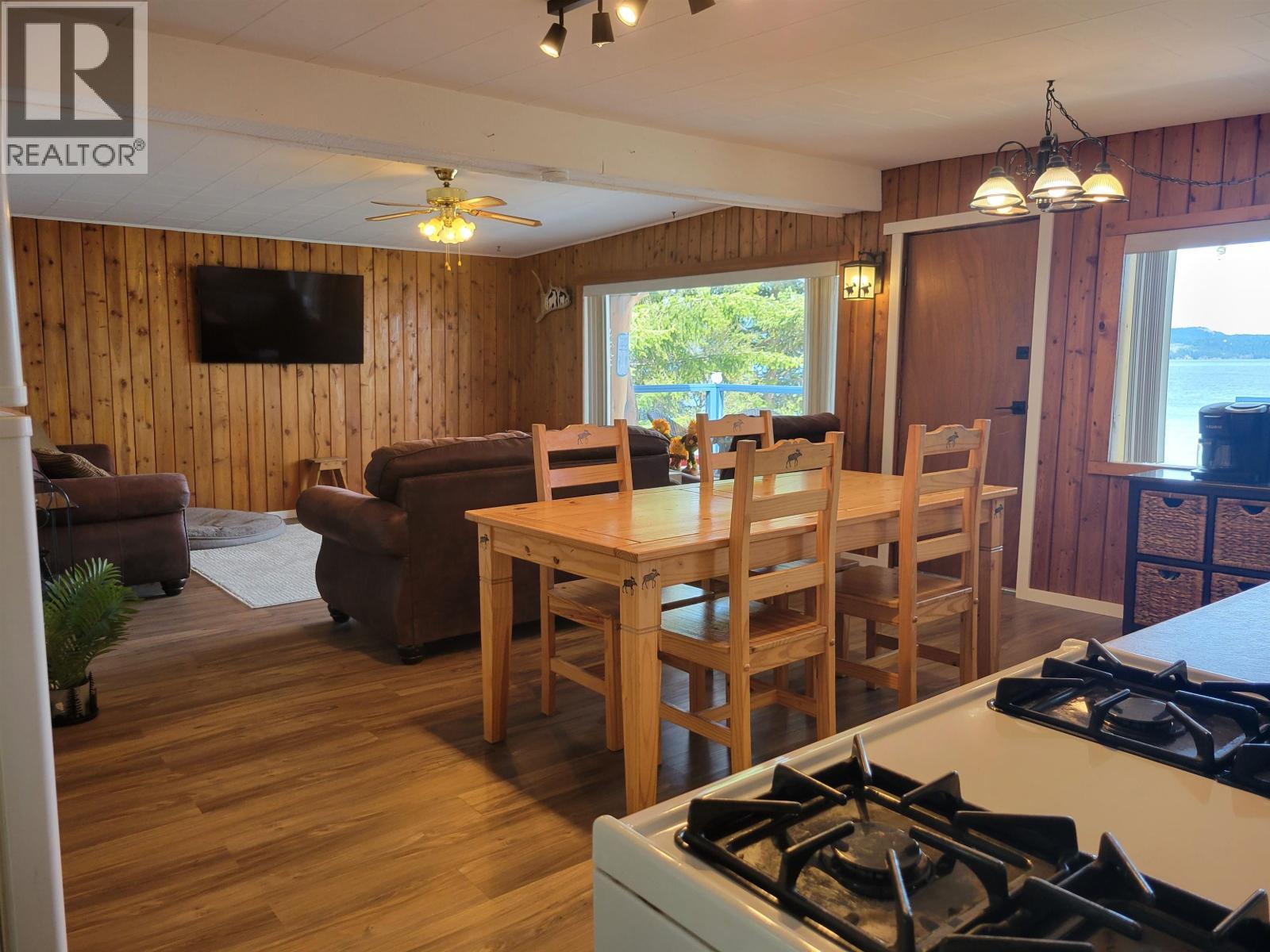 4780 Manca Place, Fraser Lake, BC - Indoor Photo Showing Dining Room