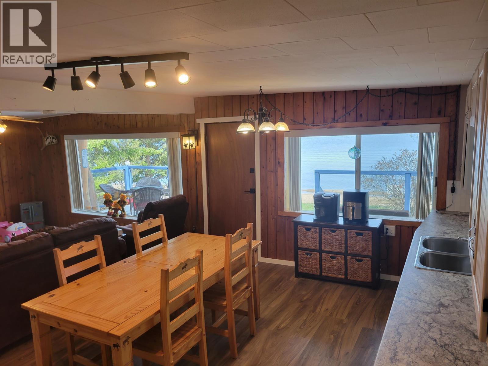 4780 Manca Place, Fraser Lake, BC - Indoor Photo Showing Dining Room