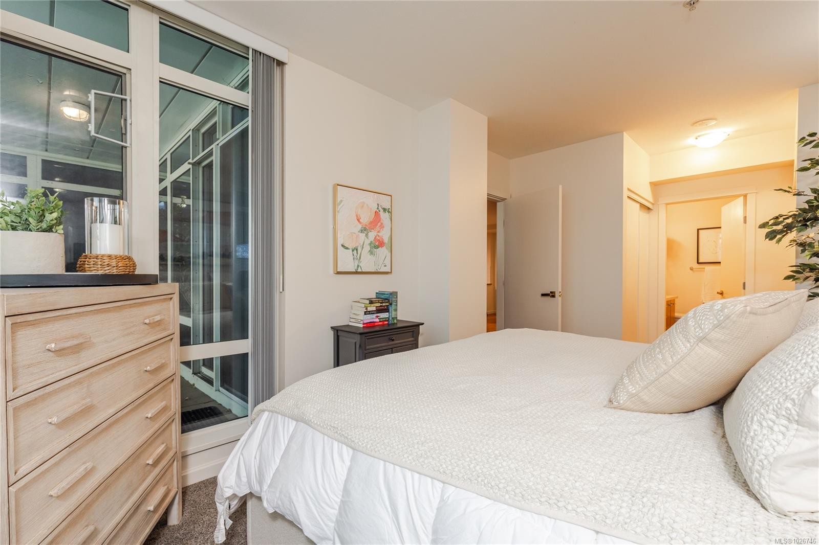 Cy04-38 Front St, Nanaimo, BC - Indoor Photo Showing Bedroom