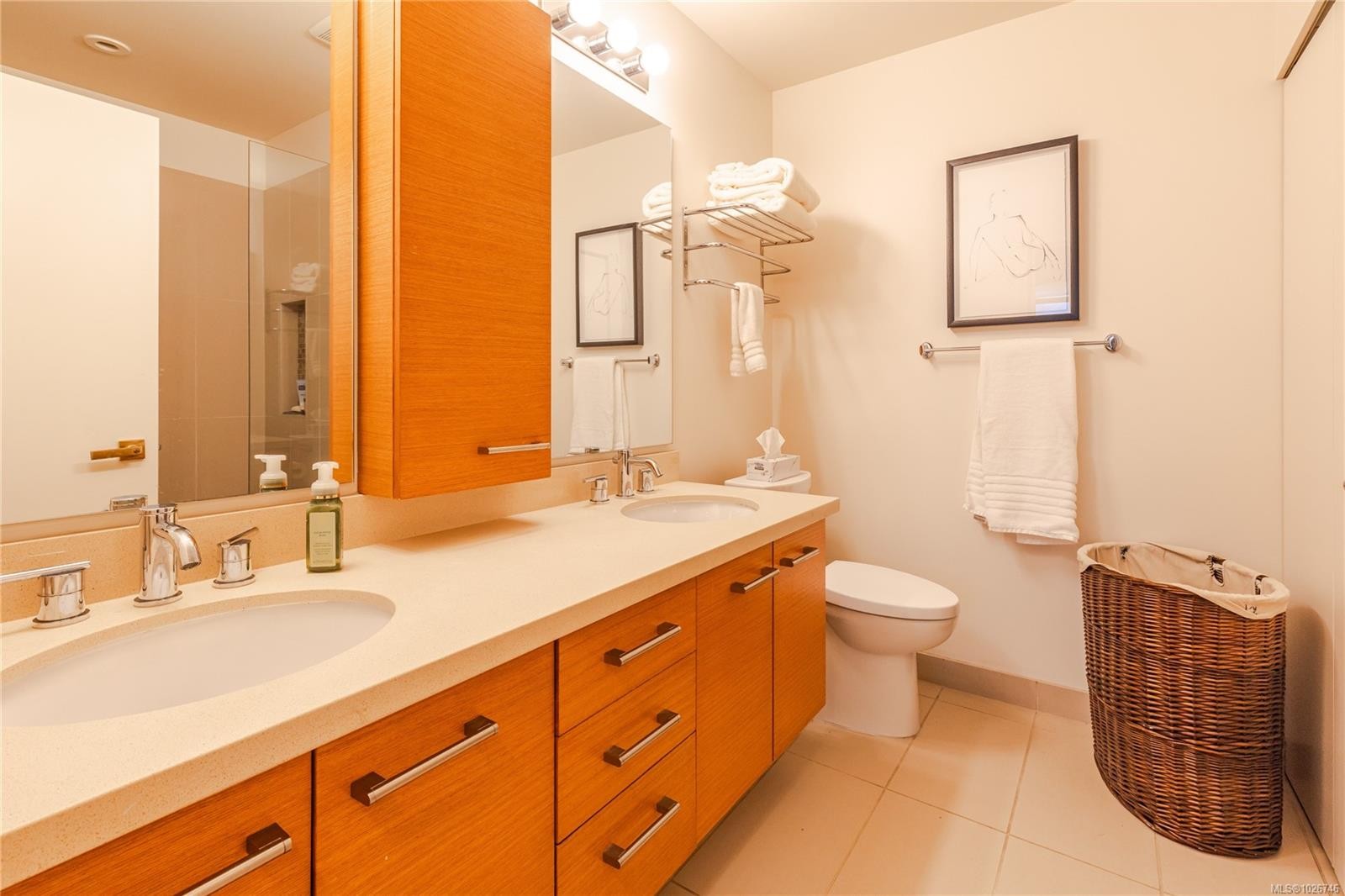 Cy04-38 Front St, Nanaimo, BC - Indoor Photo Showing Bathroom